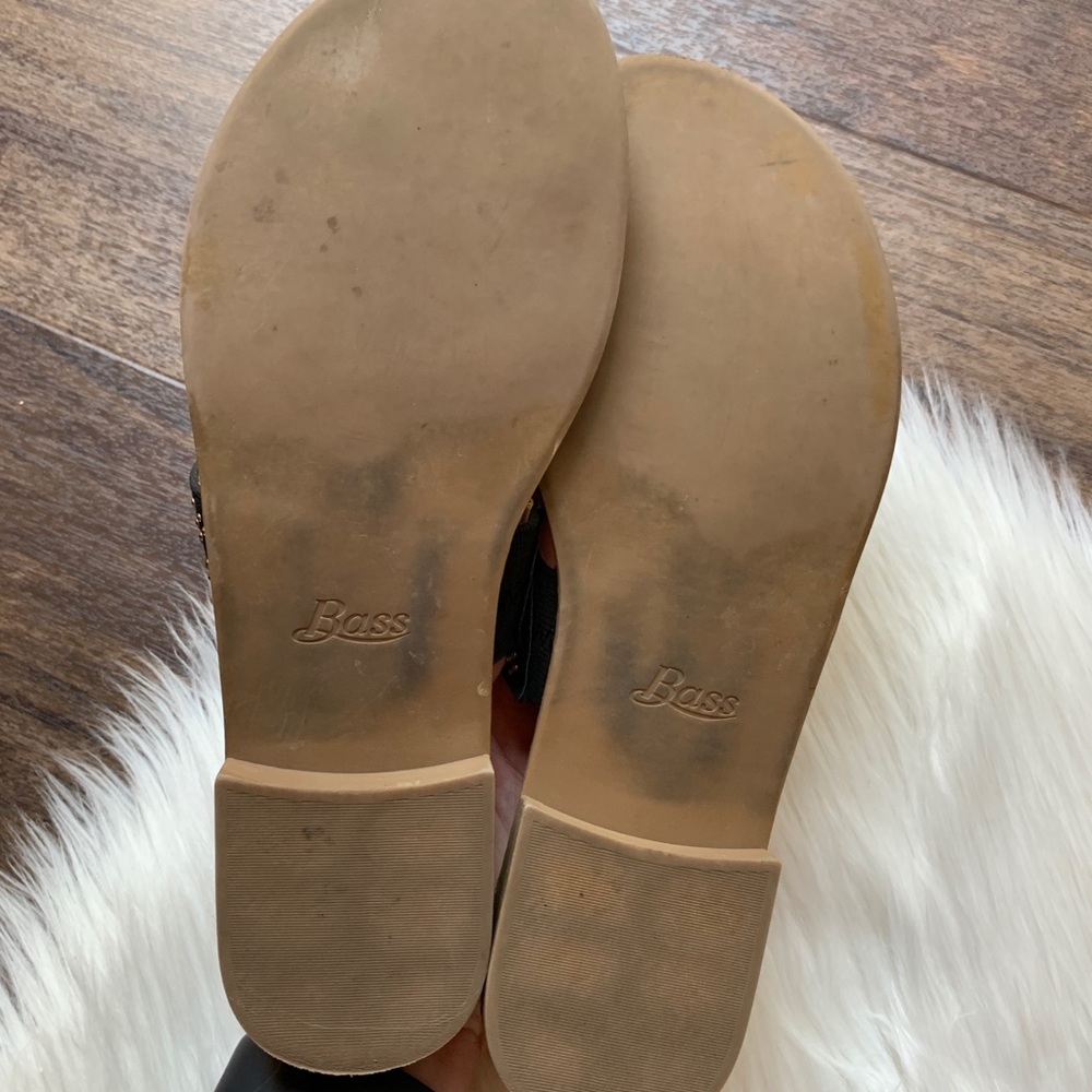 Black & Gold Sandals - Picture 4 of 5